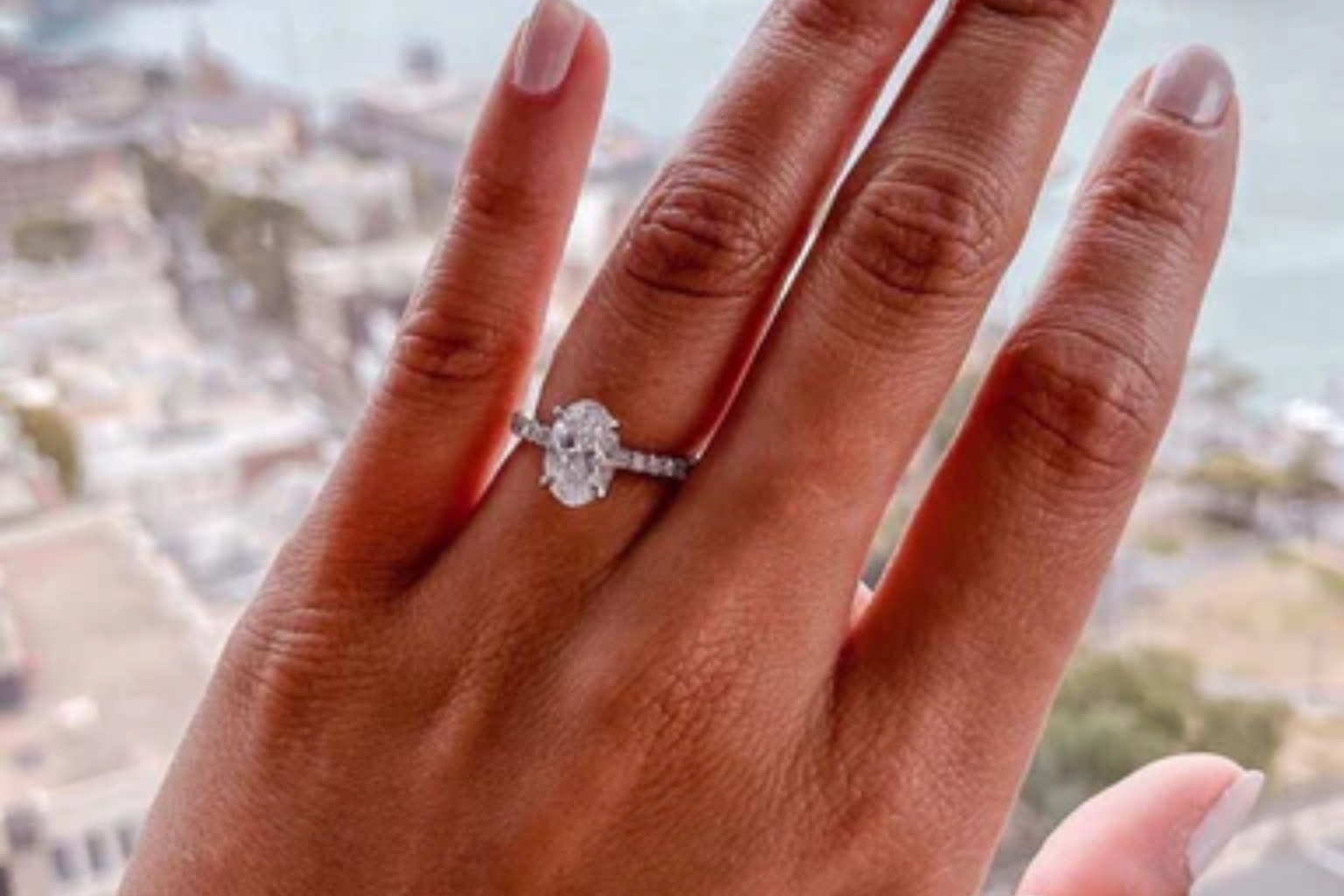 emerald engagement rings uk